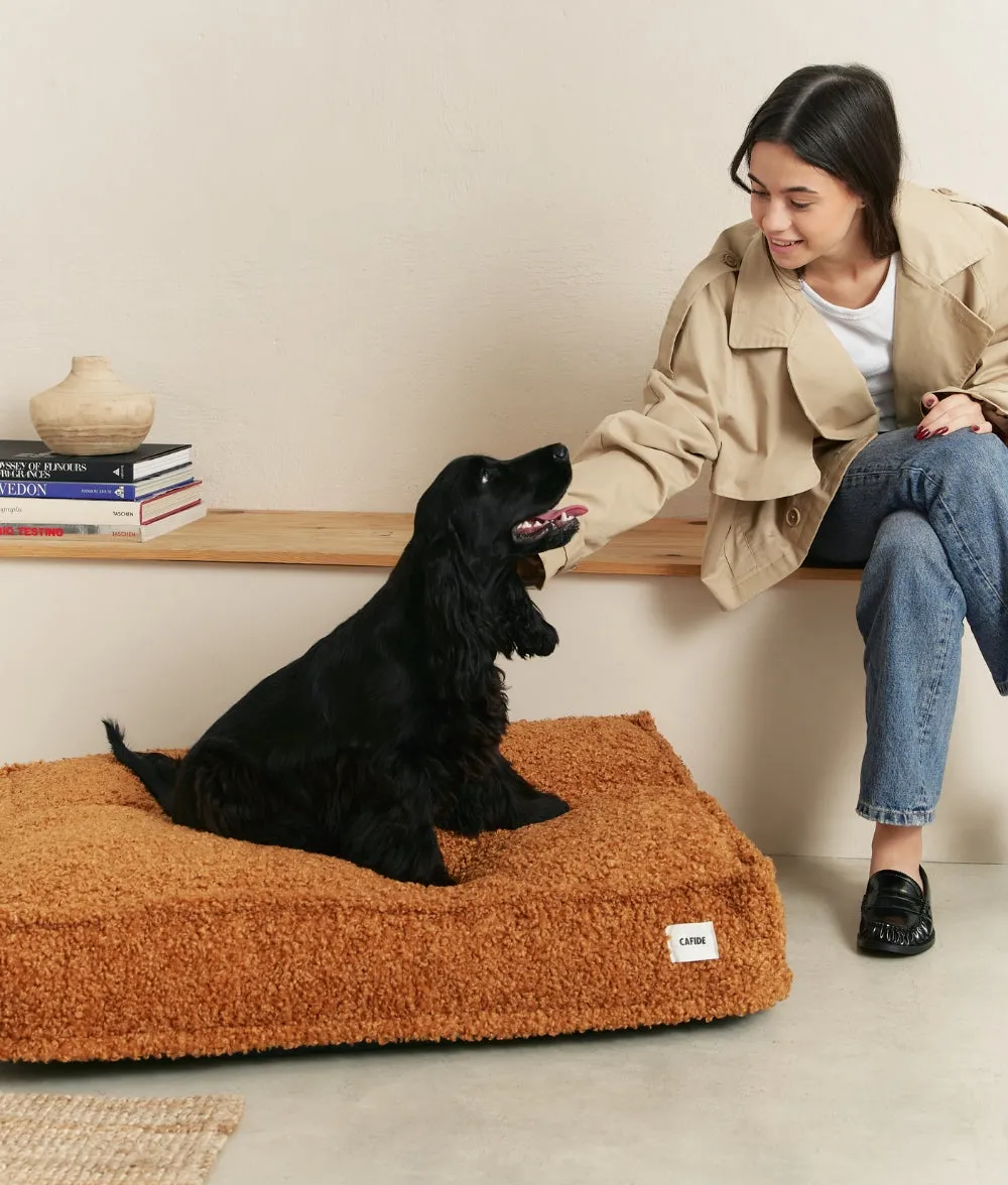 Cafide Cuadra Mustard hundeseng senneps fåreskind