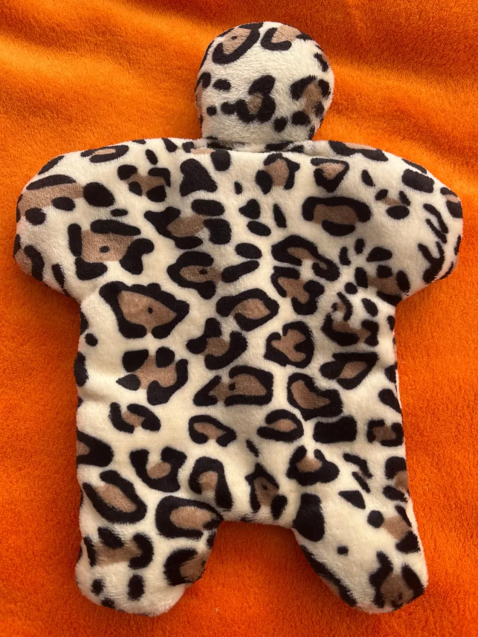 Wellness Erna hundelegetøj Leopard med piv blød