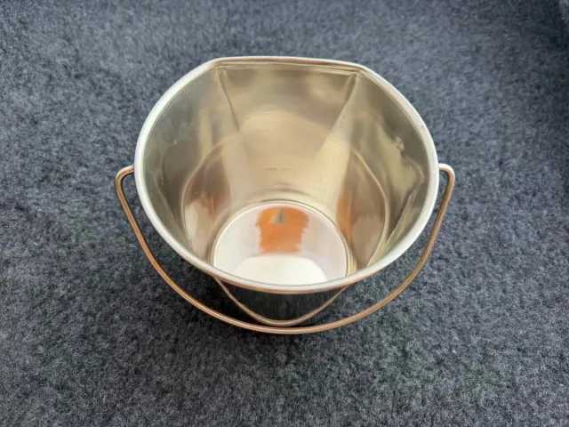 Vandspand Metal hundeskål 2,15 L med karabin