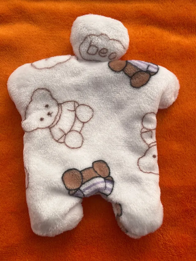 Wellness Erna Bjørn hundelegetøj med Piv blød bamse