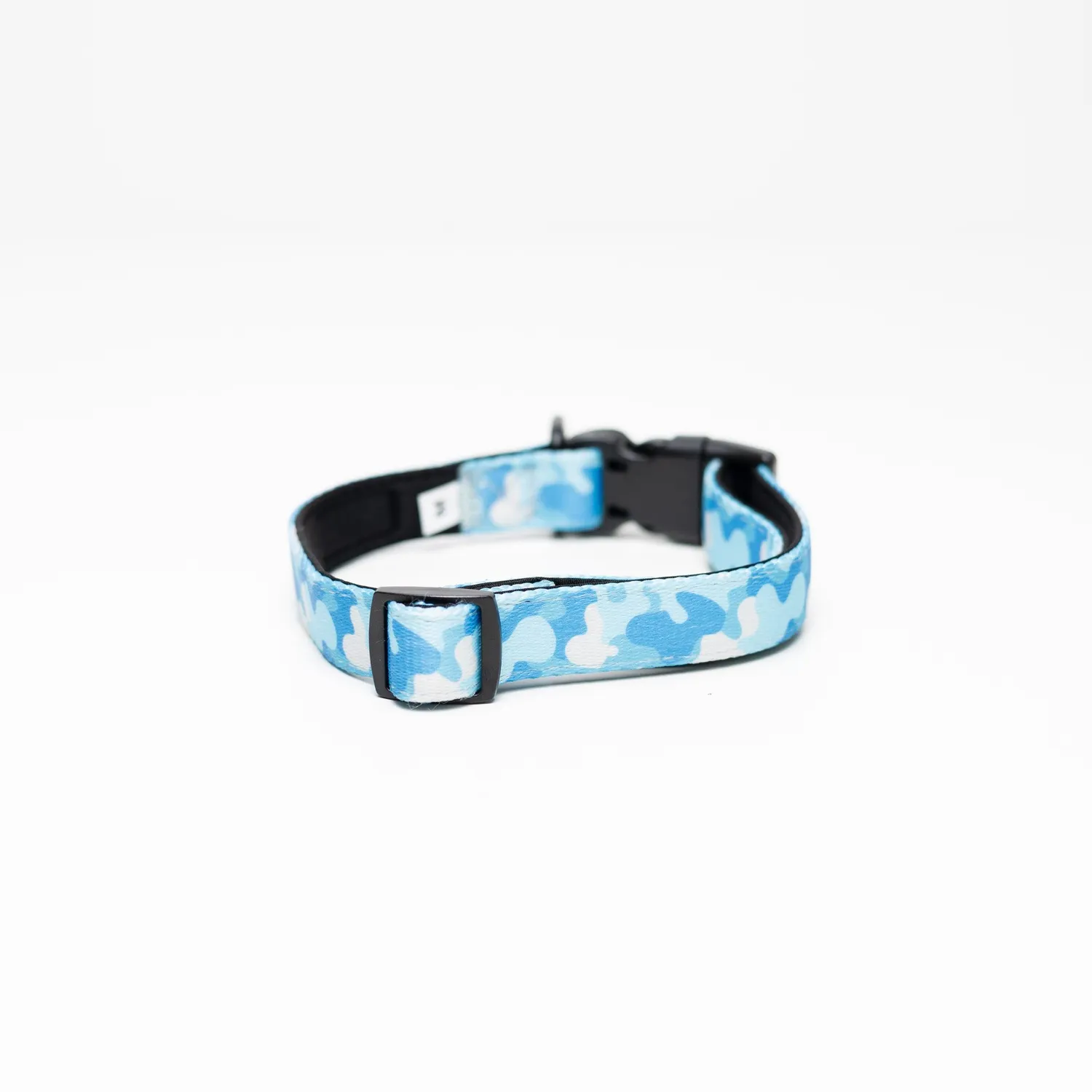 Tazz Blue Camo halsbånd M – justerbart