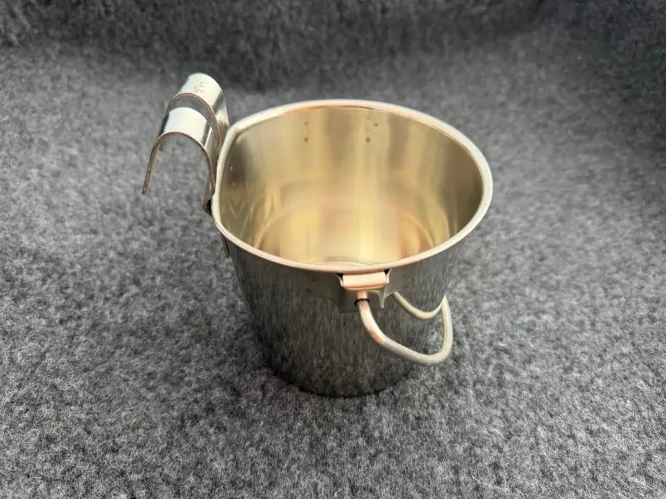 M. Krog vandspand metal 1 L med karabinhage