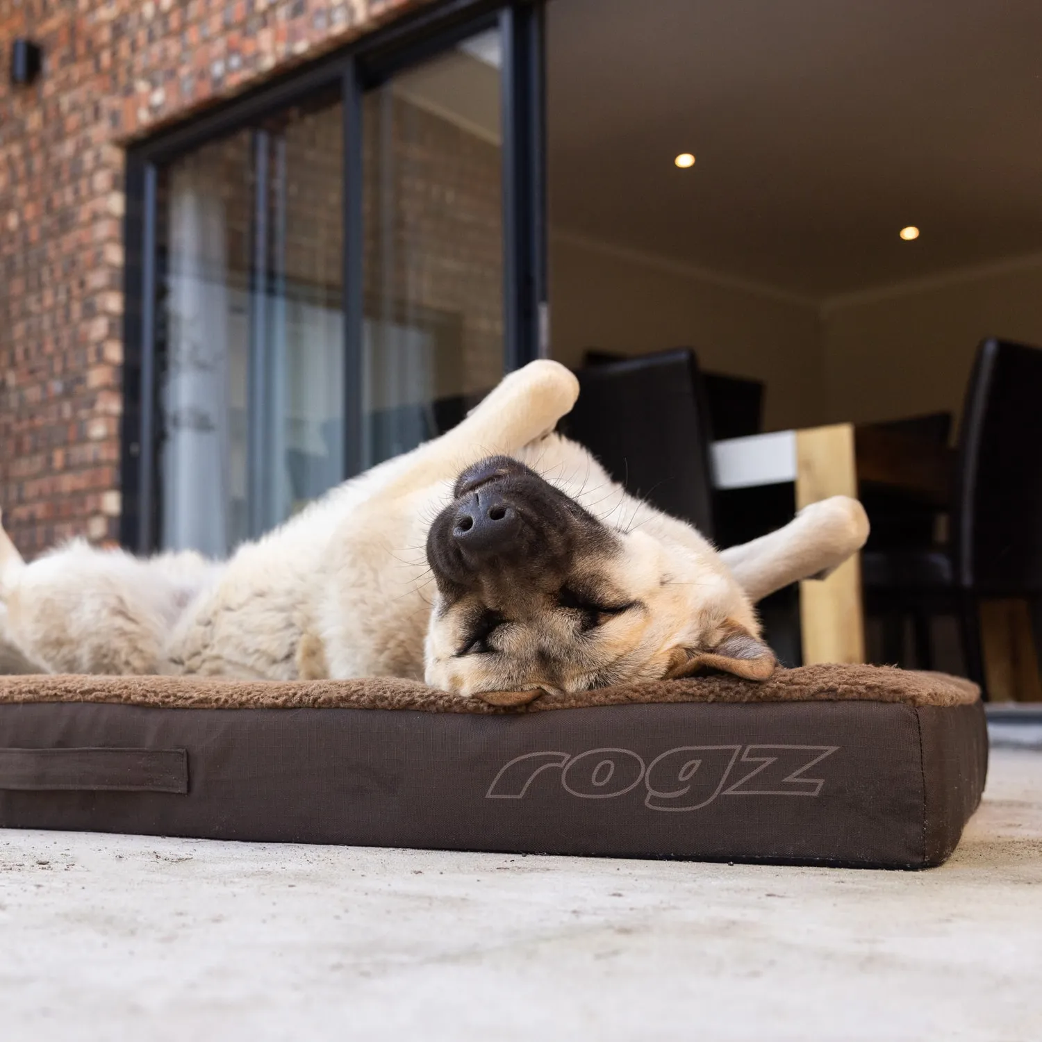 Rogz Outdoor Flat Rectangular hundeseng udendørs